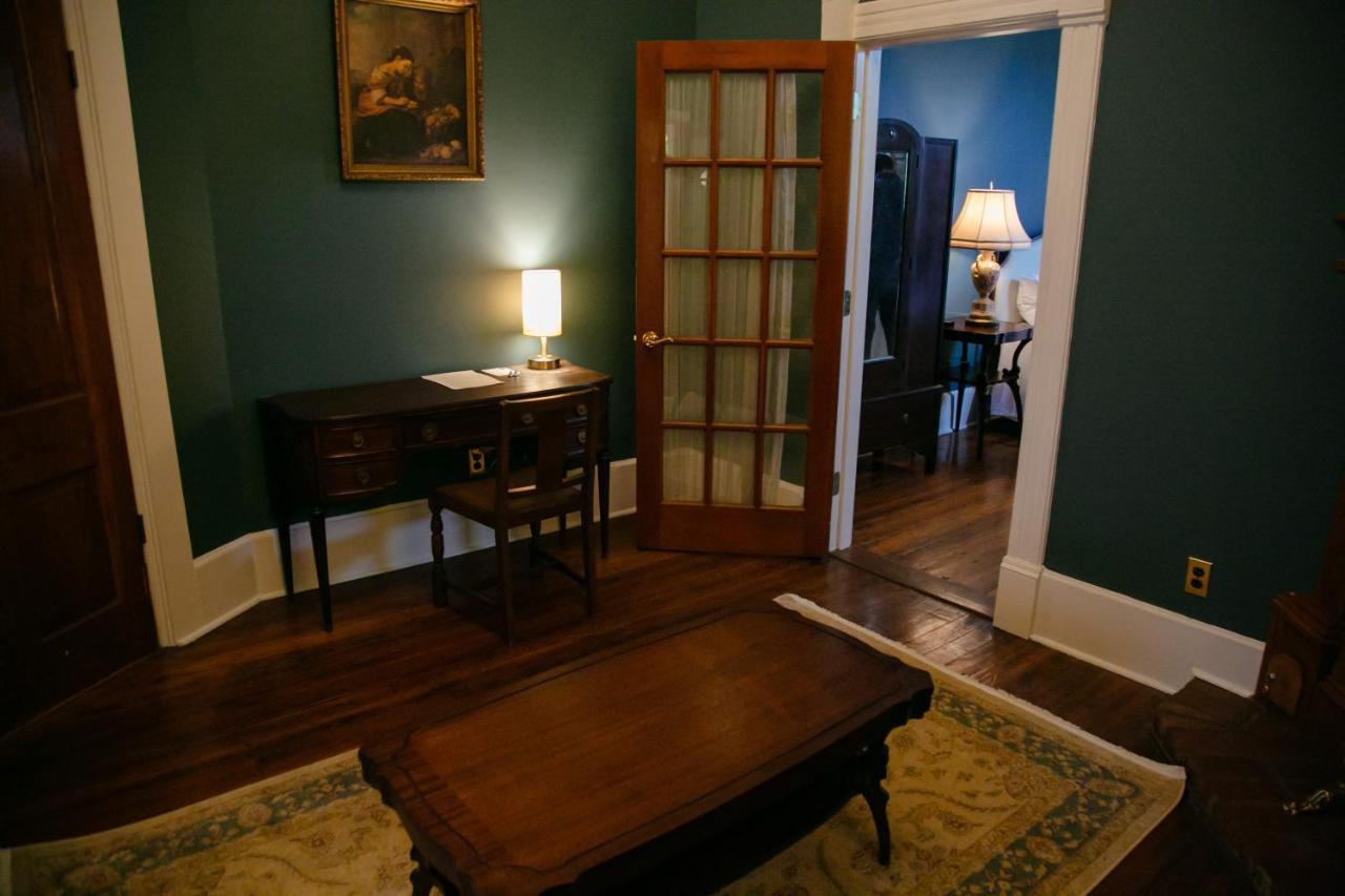 The Grand Hotel Hogansville エクステリア 写真