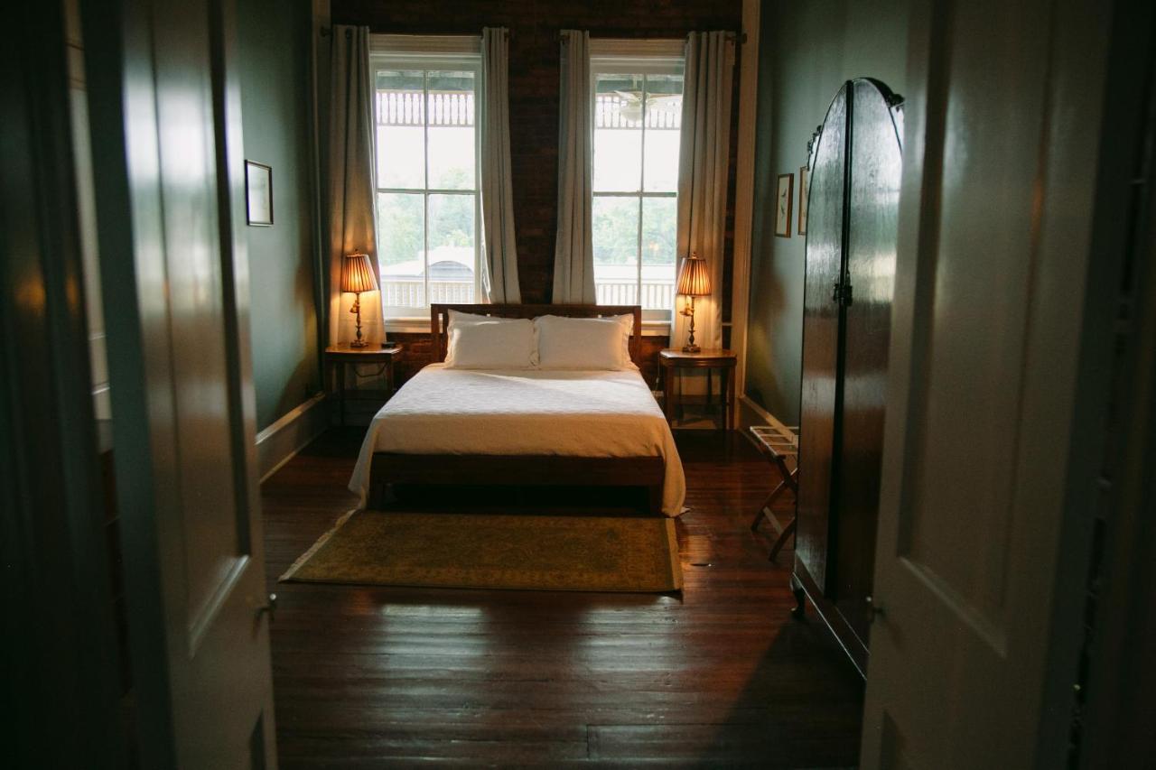 The Grand Hotel Hogansville エクステリア 写真